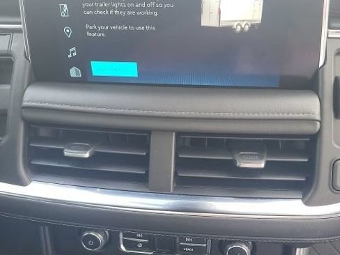 Used 2022 Chevrolet Tahoe Z71 w/ Luxury Package AWD/4WD image 21