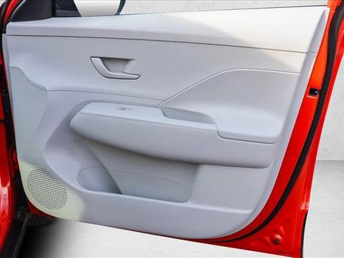 Certified 2025 Hyundai Kona SEL image 30