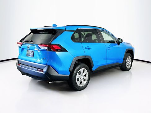 Used 2019 Toyota RAV4 LE w/ Carpet Mat Package image 9
