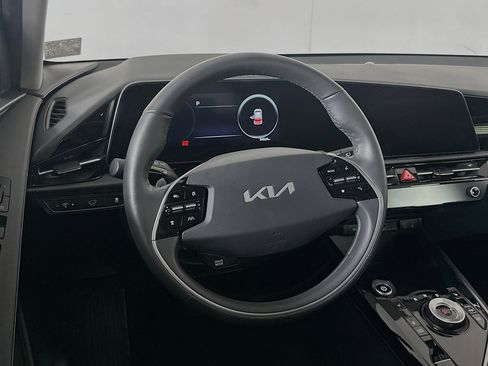 Used 2023 Kia Niro Wind w/ Wind Preserve Package FWD image 18