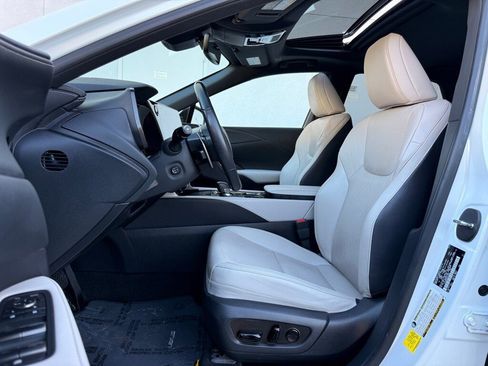 Certified 2024 Lexus RX 350 Premium w/ Accessory Package (Z1) image 17