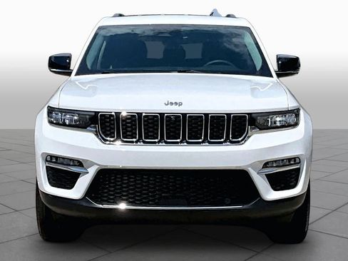 Used 2023 Jeep Grand Cherokee Limited w/ Luxury Tech Group II AWD/4WD image 4