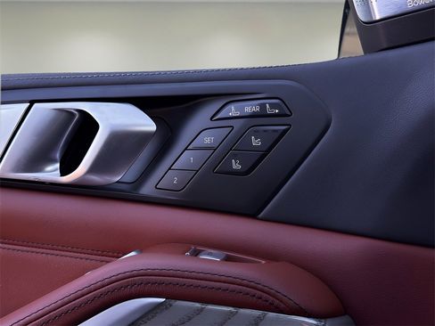 Used 2023 BMW X7 M60i w/ Executive Package image 21