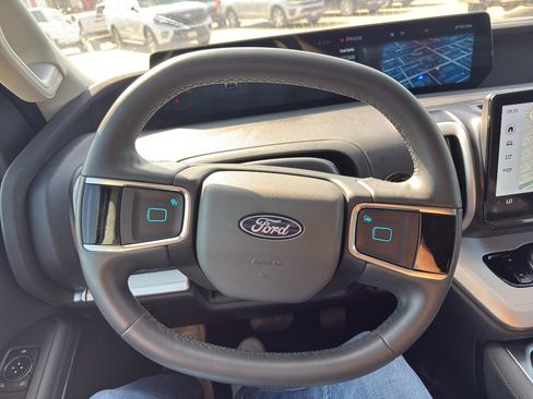 Used 2025 Ford Expedition Max Active AWD/4WD image 15