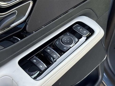 New 2026 Lincoln Aviator AWD w/ Jet Appearance Package image 23