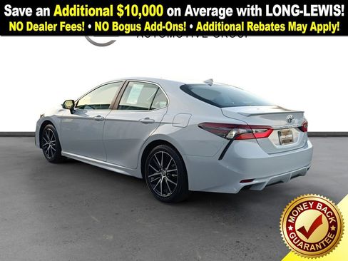 Used 2023 Toyota Camry SE image 4