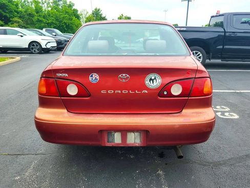 Used 2001 Toyota Corolla CE FWD image 3