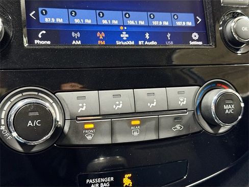 Used 2020 Nissan Rogue SV image 17