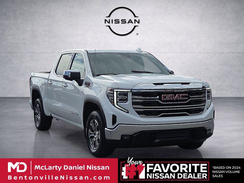 Used 2026 GMC Sierra 1500 SLT AWD/4WD image 1