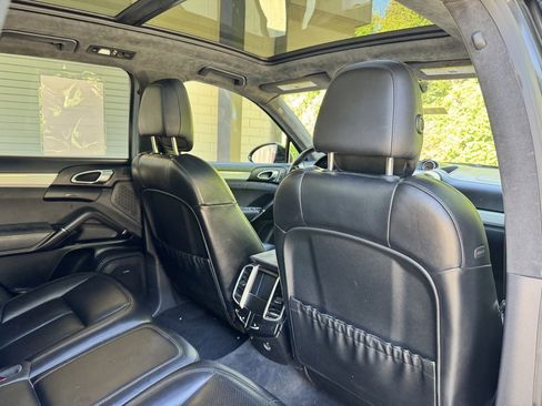 Used 2018 Porsche Cayenne GTS w/ Premium Package Plus image 15