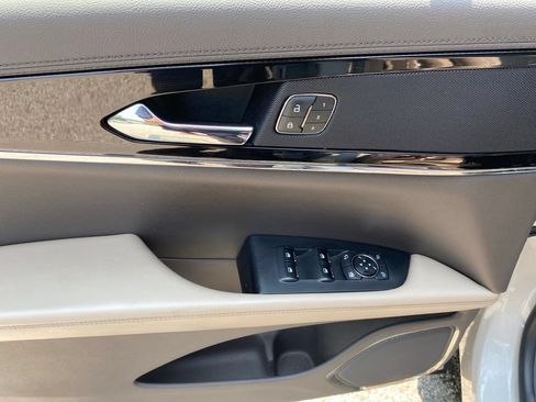 Used 2022 Lincoln Nautilus AWD image 11