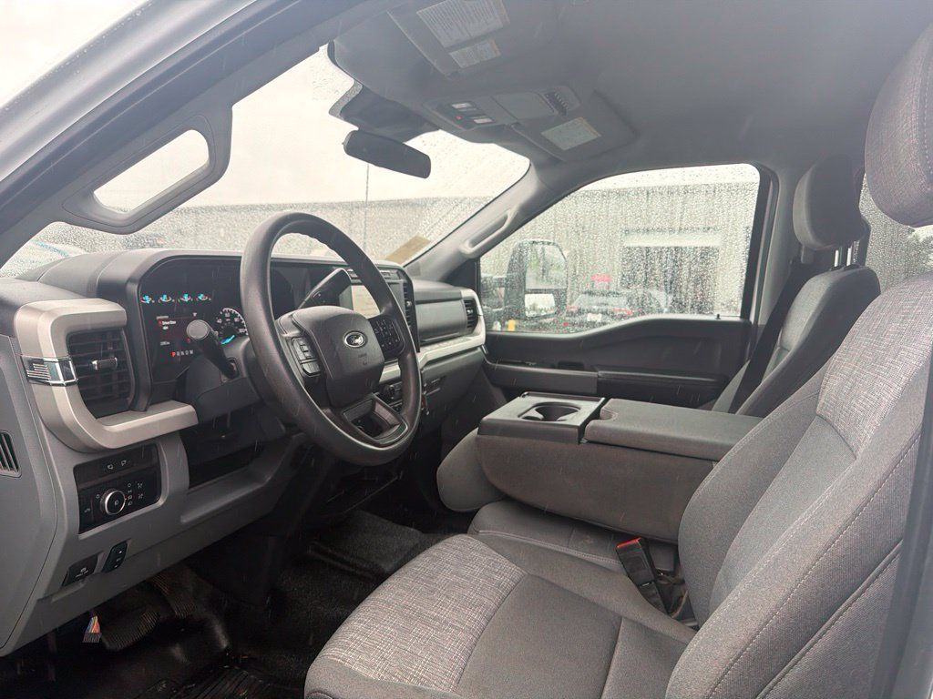 Used 2024 Ford F250 XLT w/ FX4 Off-Road Package AWD/4WD image 13