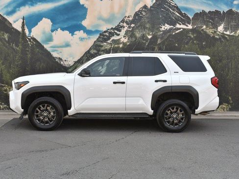 Certified 2025 Toyota 4Runner SR5 AWD/4WD image 7
