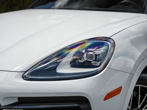 Used 2021 Porsche Cayenne AWD/4WD image 4