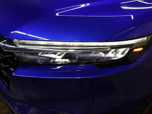 Used 2025 Honda CR-V EX-L image 11