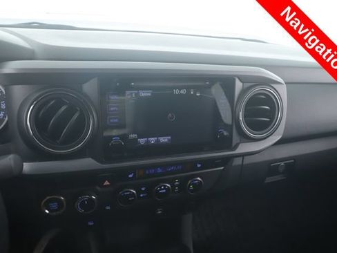 Used 2017 Toyota Tacoma SR5 AWD/4WD image 5