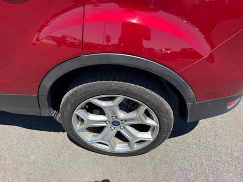 Certified 2019 Ford Escape Titanium FWD image 9