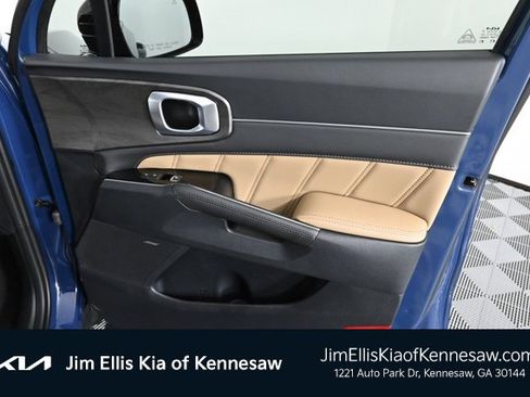 Certified 2024 Kia Sorento SX Prestige w/ Olive Brown Leather Package image 13