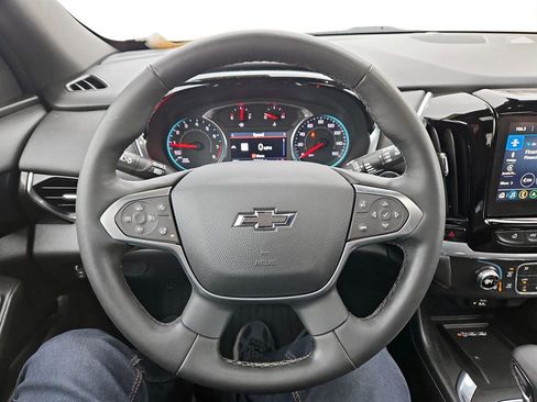 Used 2023 Chevrolet Traverse RS AWD/4WD image 14