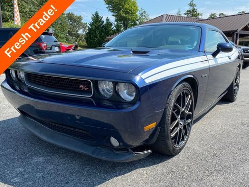 Used 2013 Dodge Challenger R/T RWD image 4