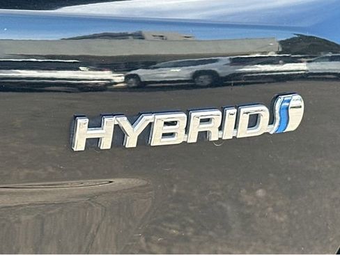 Used 2016 Toyota Prius Three Touring image 32