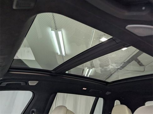 Used 2019 BMW X7 xDrive50i w/ Dynamic Handling Package image 16