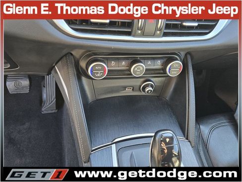 Used 2019 Alfa Romeo Stelvio image 17