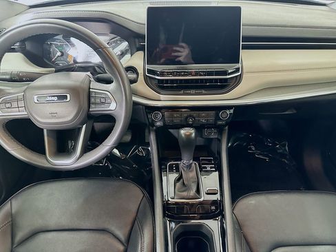 Used 2024 Jeep Compass Limited image 18