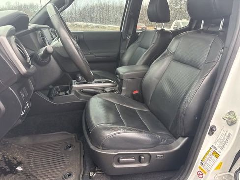 Used 2020 Toyota Tacoma TRD Off-Road w/ TRD Premium Off Road Package image 10