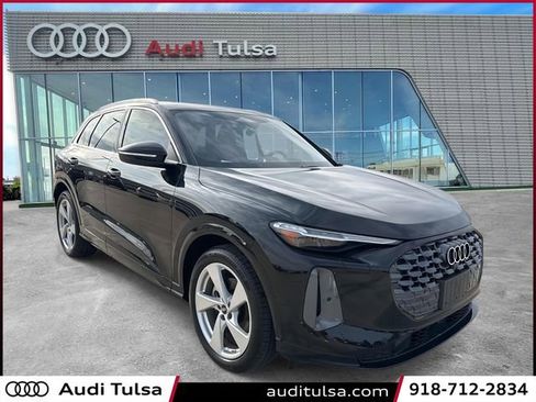 New 2025 Audi Q5 Prestige image 1