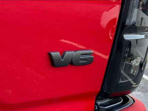 Used 2022 Toyota Tacoma TRD Off-Road w/ Technology Package image 10