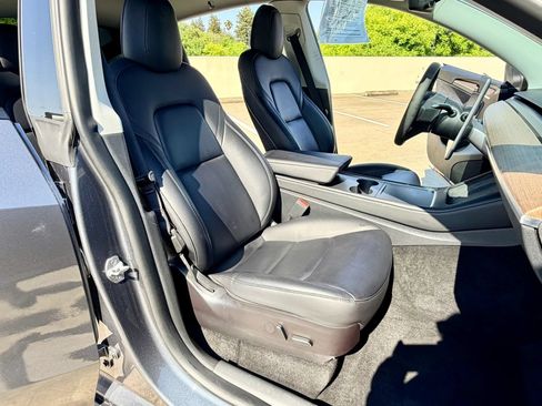 Used 2023 Tesla Model Y AWD image 30