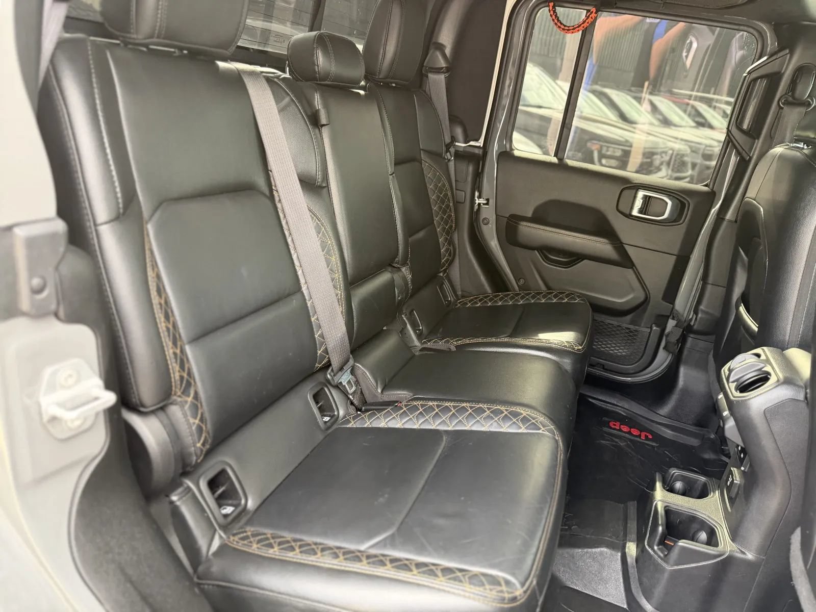 Used 2022 Jeep Gladiator Overland AWD/4WD image 19