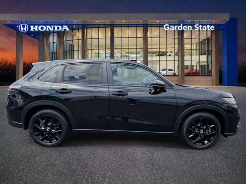Certified 2025 Honda HR-V Sport image 5