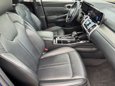 Used 2023 Kia Sorento SX AWD/4WD image 32