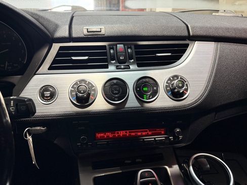 Used 2009 BMW Z4 sDrive35i RWD image 16