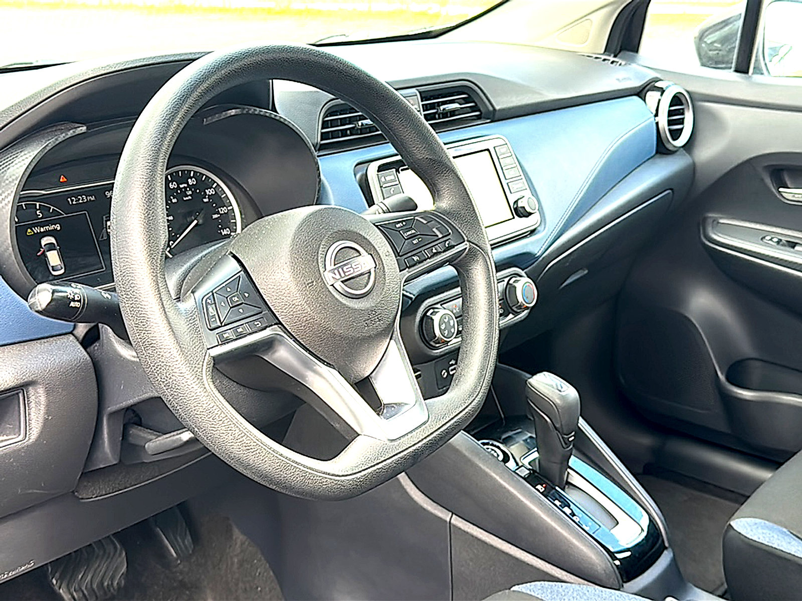 Used 2025 Nissan Versa SV FWD image 12
