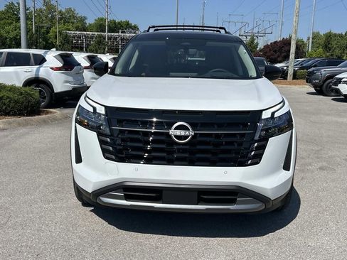 New 2026 Nissan Pathfinder Platinum w/ Lighting Package AWD/4WD image 2