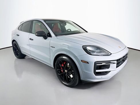 Certified 2026 Porsche Cayenne S image 7