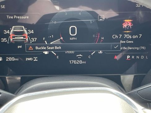 Used 2025 GMC Yukon Denali w/ Sun & Power Step Package image 28