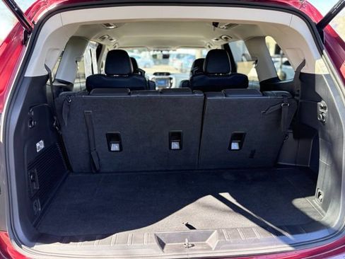 Used 2022 Subaru Ascent Limited image 21