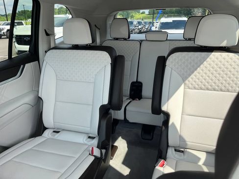 Used 2025 GMC Acadia Denali w/ Super Cruise Package AWD/4WD image 13