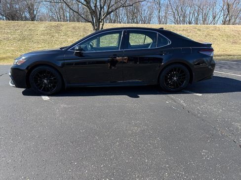 Used 2021 Toyota Camry XSE image 17