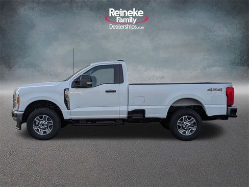 New 2025 Ford F350 XLT image 9