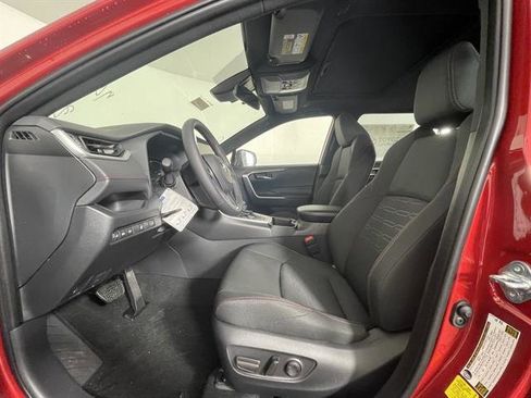 New 2025 Toyota RAV4 SE image 9