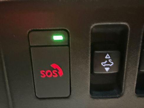 Used 2025 Nissan Pathfinder Platinum w/ Cargo Package image 39