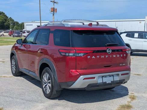 Used 2023 Nissan Pathfinder SL AWD/4WD image 5