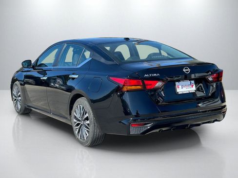 Used 2025 Nissan Altima 2.5 SV image 7
