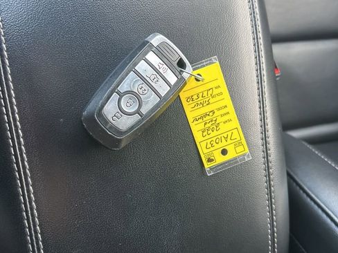 Used 2022 Ford Explorer XLT w/ Equipment Group 202A image 31