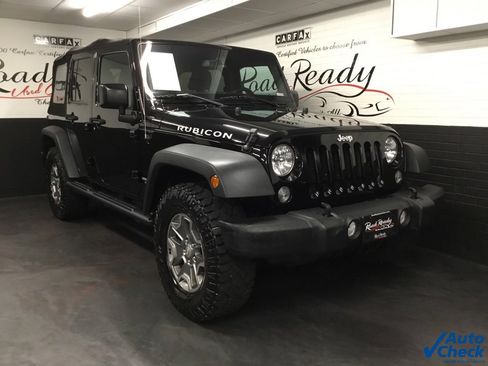 Used 2015 Jeep Wrangler Unlimited Rubicon w/ Connectivity Group image 3
